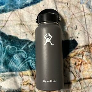 Hydroflask grey 32 ounces
